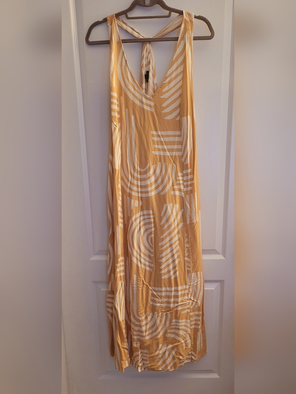 torrid Peach and White Geometric Print V-Neck Maxi Dress - Picture 4 of 12
